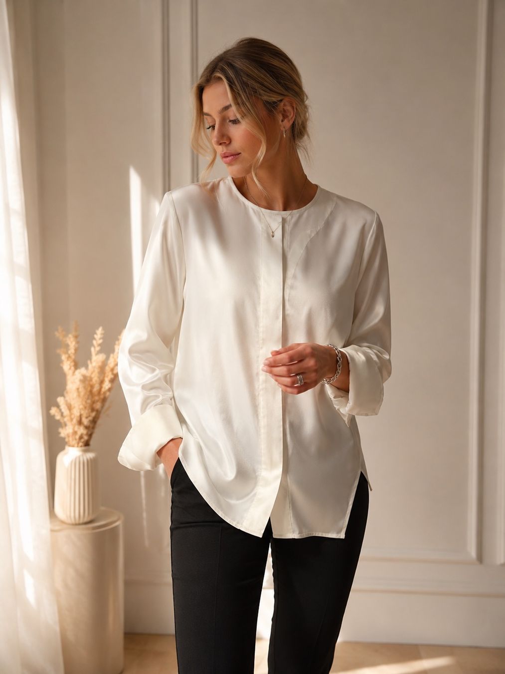 Camicette: White classic blouse – Usato da Sattel venduto da Zlata1