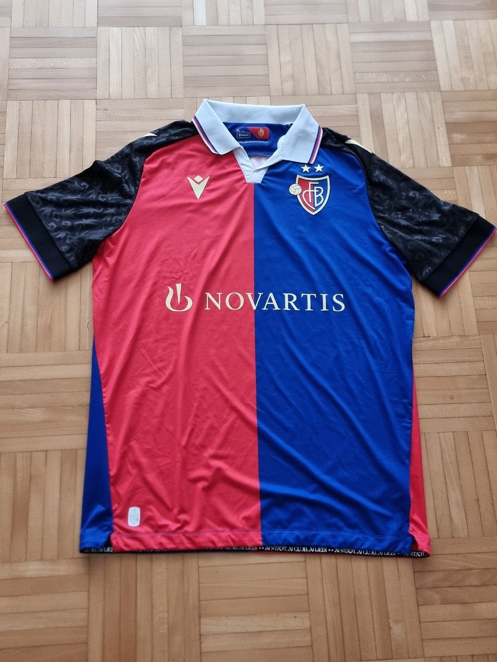 FC Basel Canottiere & Pantaloni: FC Basel 2023-2024 Heimtrikot – Usato da Suhr venduto da SariLacivert1907