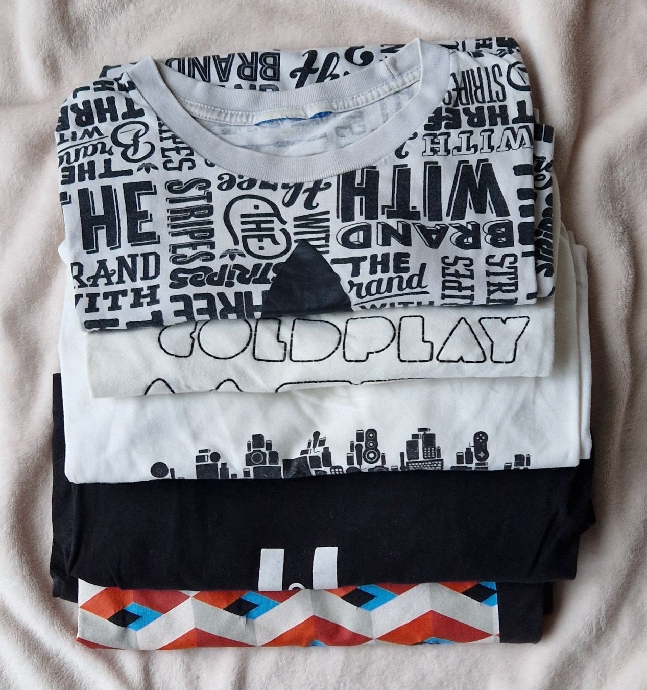 Lotti & Set di vestiti: lot 5 t-shirts taille 164 - M – Usato da Epalinges venduto da Ozili