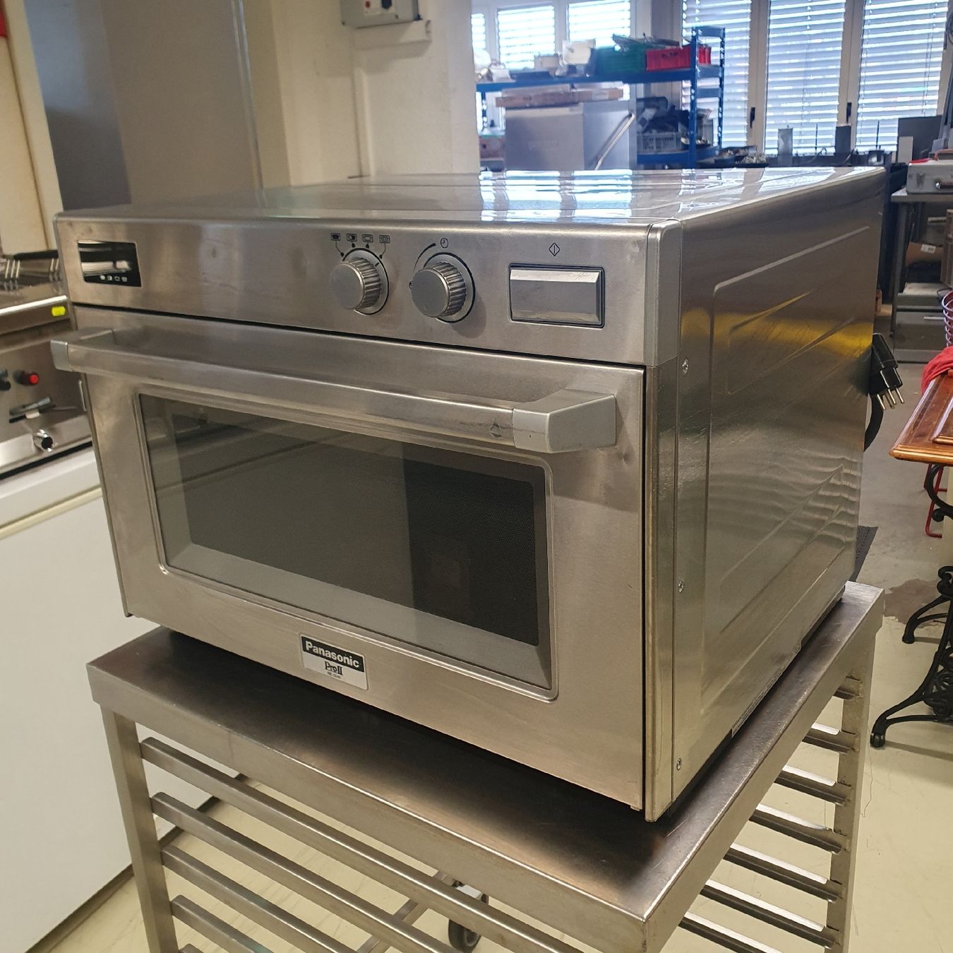 Elettrodomestici da cucina: Gastro Mikrowelle – Usato da Niederwangen BE venduto da HasGastrobedarf 2