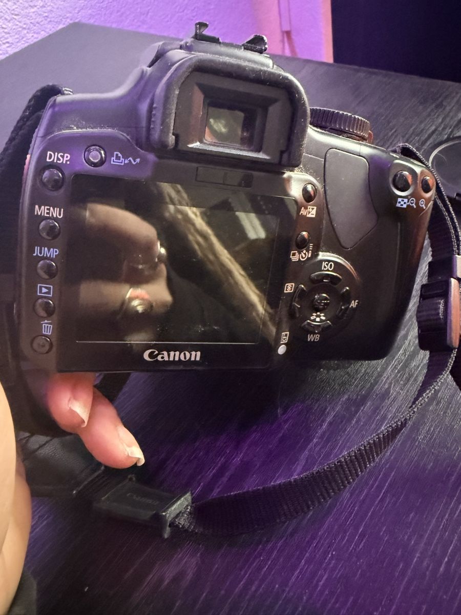 Canon Fotocamera: Canon EOS 500D Spiegelreflexkamera mit 18-55 Objektiv – Usato da St. Gallen venduto da MissLeah 2
