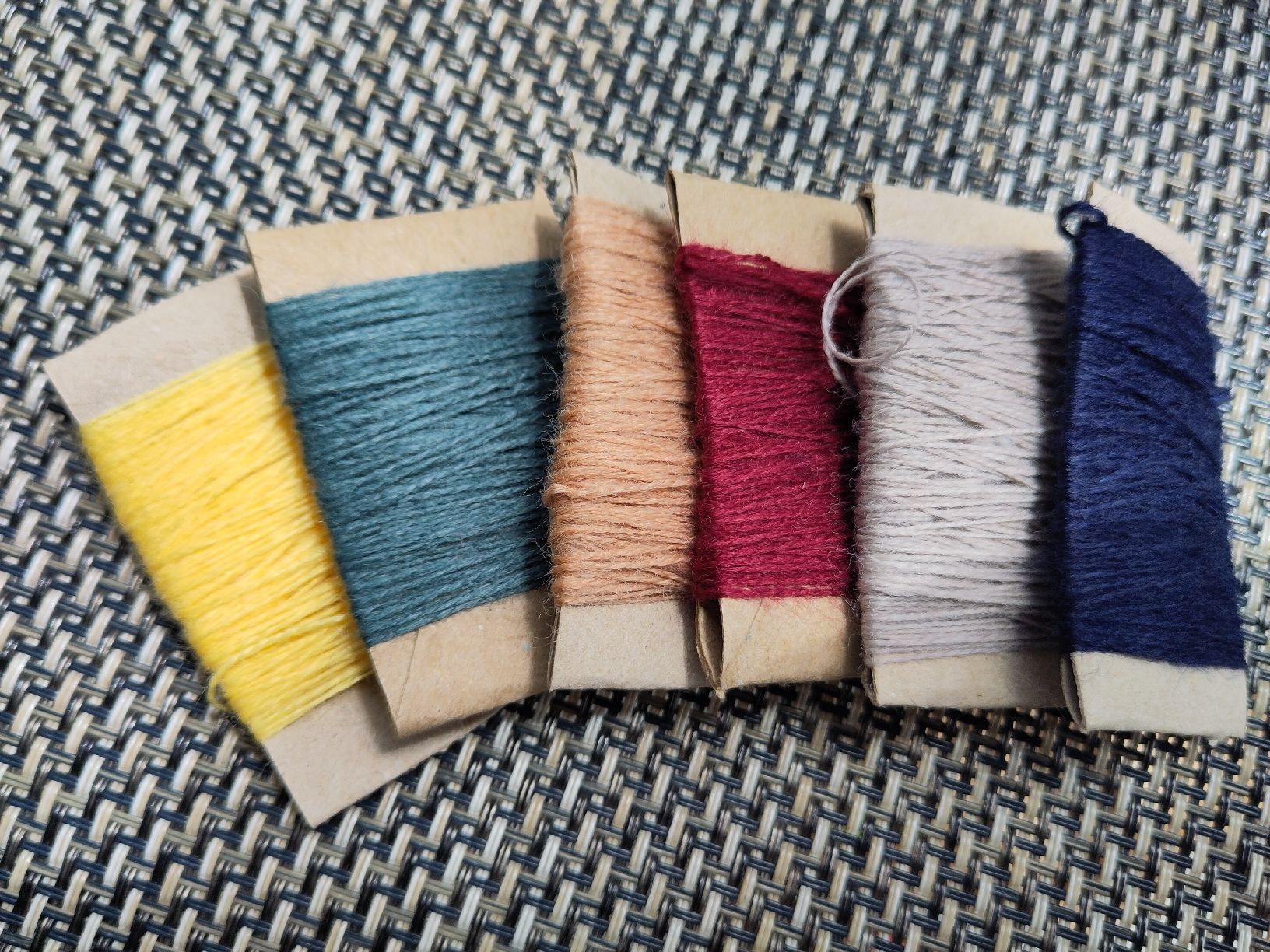 Kit bricolage: Resten Wollfaden, Socken stopfen, basteln – Usato da Jona venduto da 2Schnapp 3