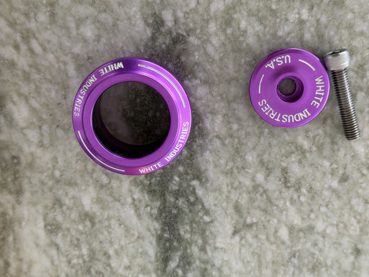 Pezzi di ricambio: White Industries Steuersatz EC34/EC44 1 1/2" Violett – Usato da Männedorf venduto da Carlito 3