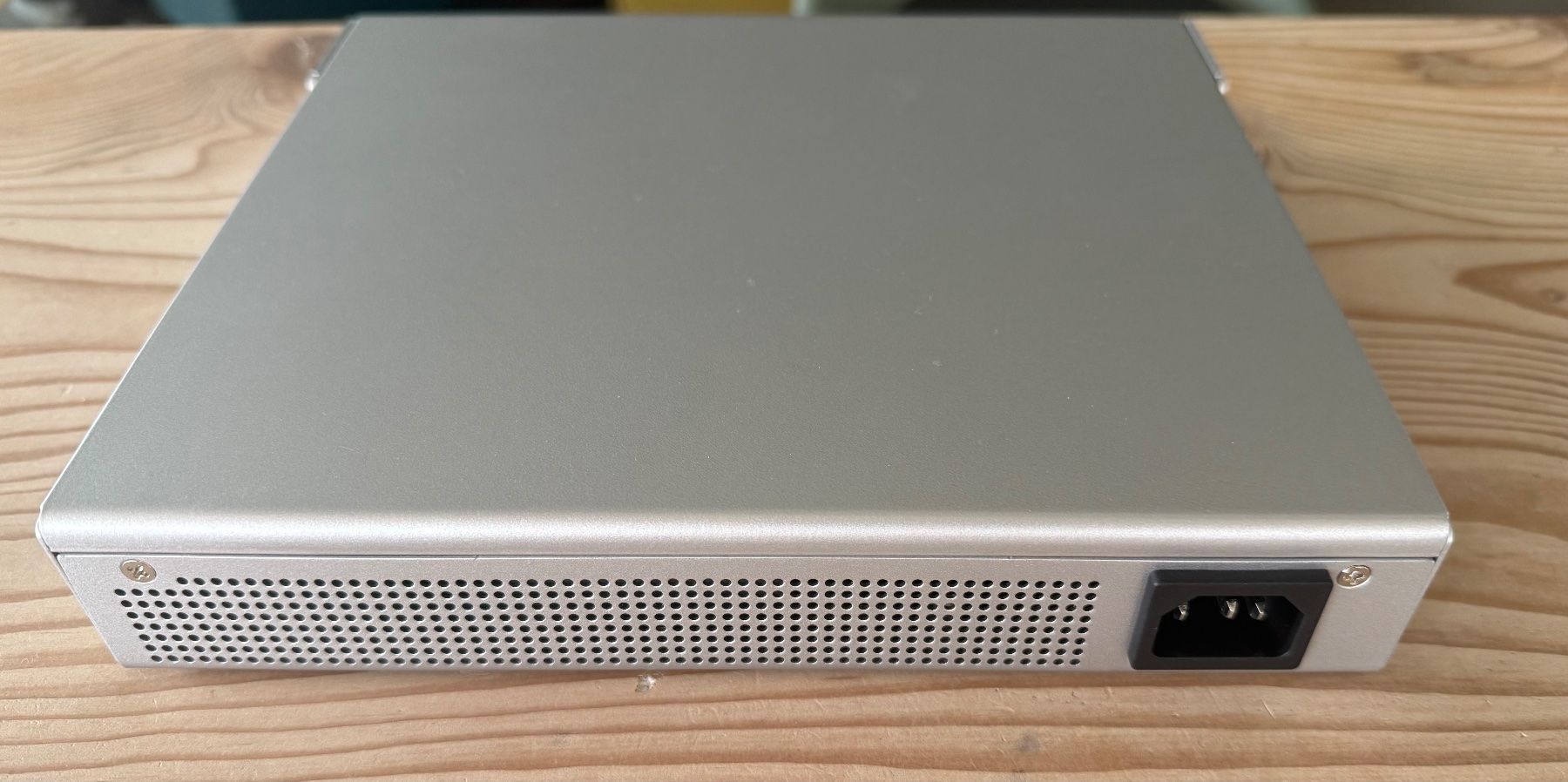 Ubiquiti Hubs & Switches: Unifi US-8-150W Switch – D'occasion à St.Gallen par rtap 1