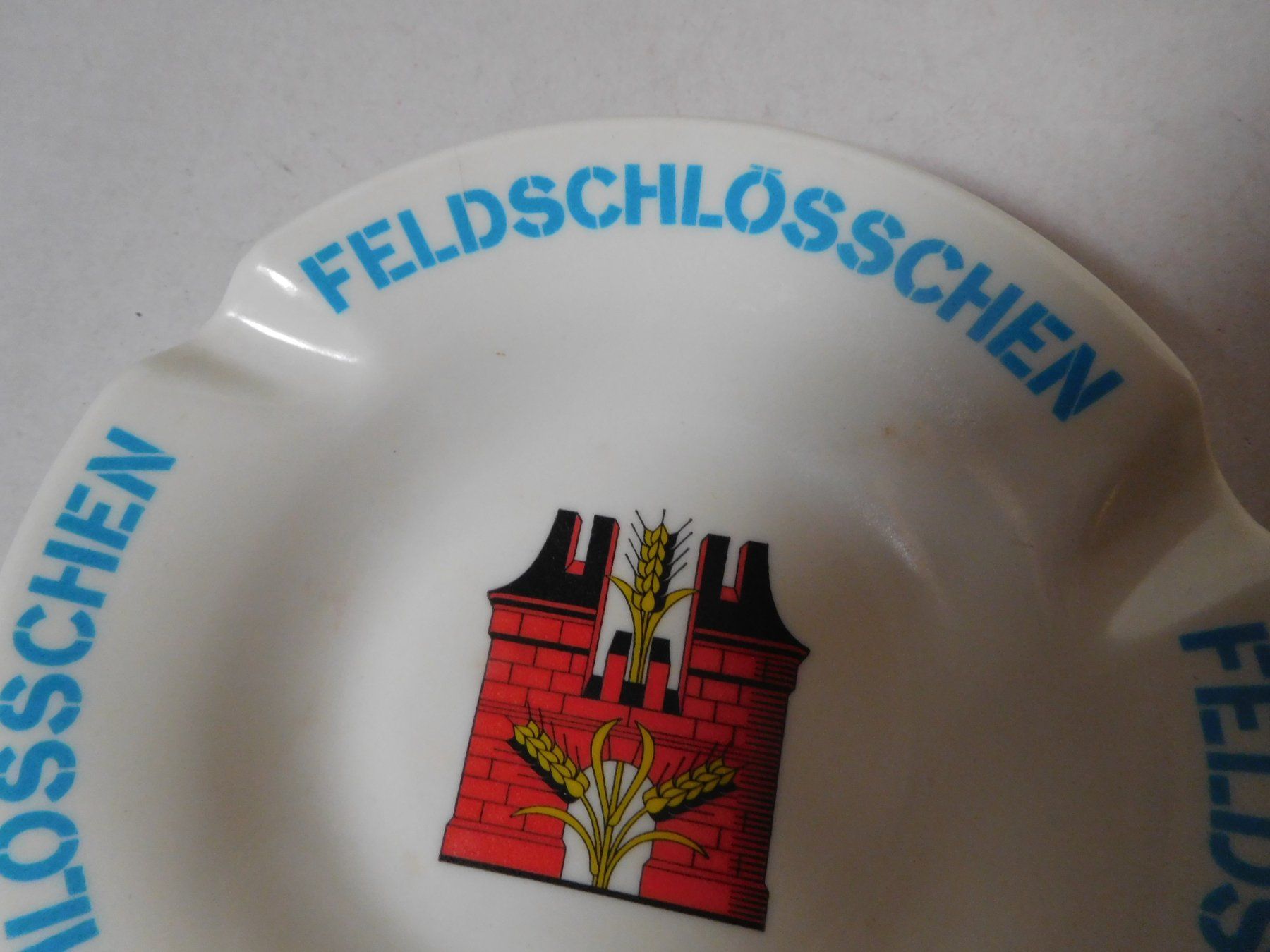 Feldschlösschen Portacenere: Feldschlösschen Aschenbecher – Usato da Wallbach venduto da Pitralon1 2