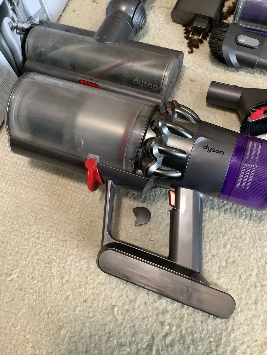 Dyson Aspirapolveri & Accessori: Aspirateur Dyson  – Difettoso da Chernex venduto da Paul096 4