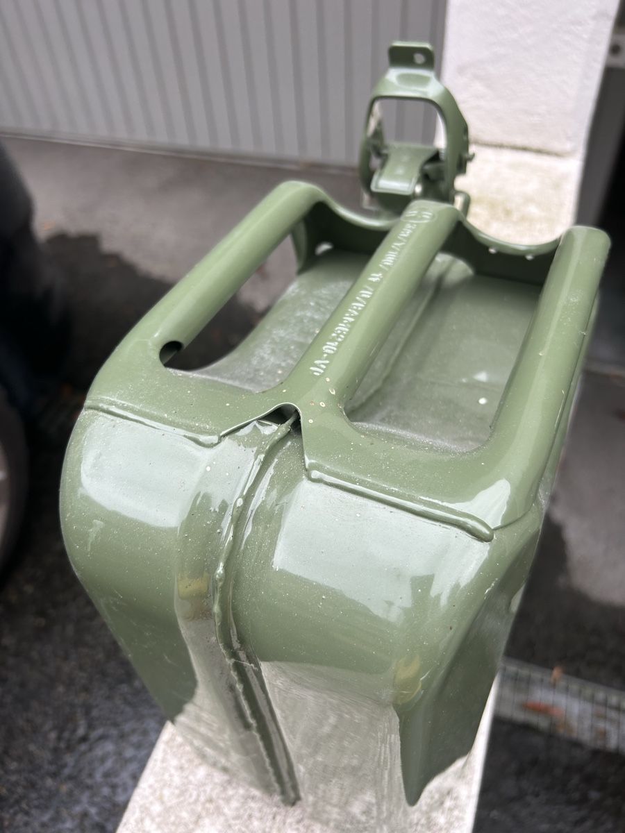 Armée suisse Bidons d’essence: Benzinkanister – Neuf avec emballage d'origine à Luzern par giv_tmj8 2