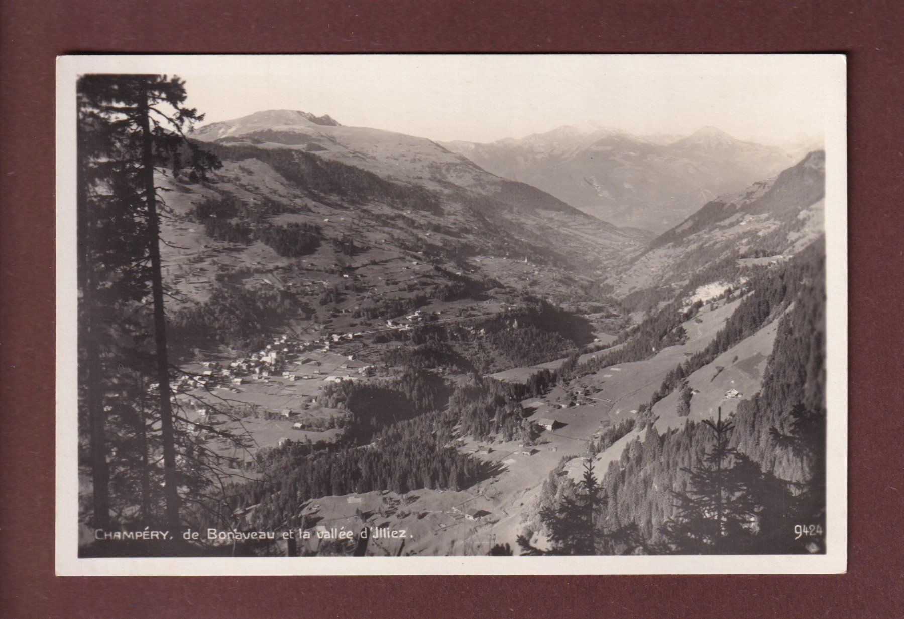 Cartoline postali: CHAMPERY et la Vallée d'Illiez – Usato da Pully venduto da nicecards