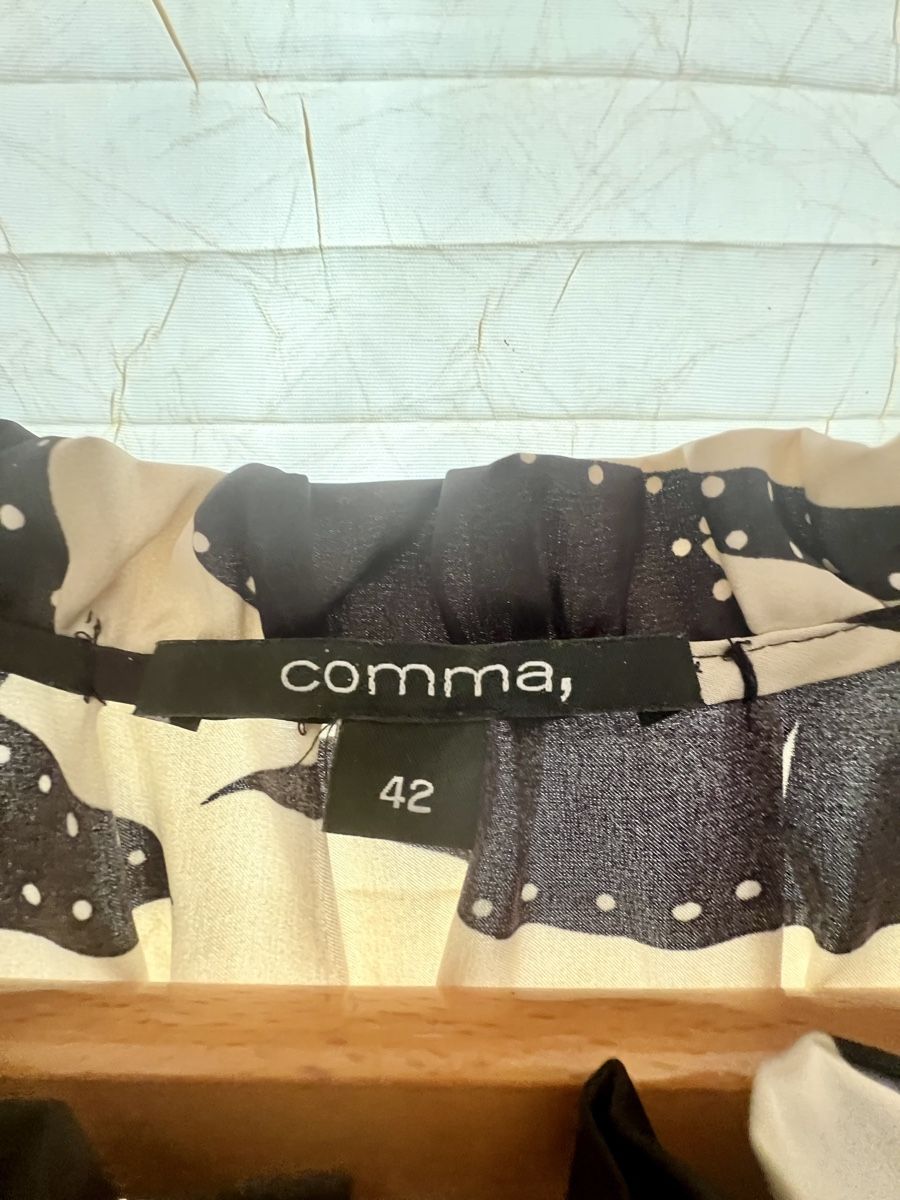 Comma Chemisiers: Schöne Bluse Comma, Schwarz-Weiss, Grösse 42 – D'occasion à Uetendorf par pink2 1