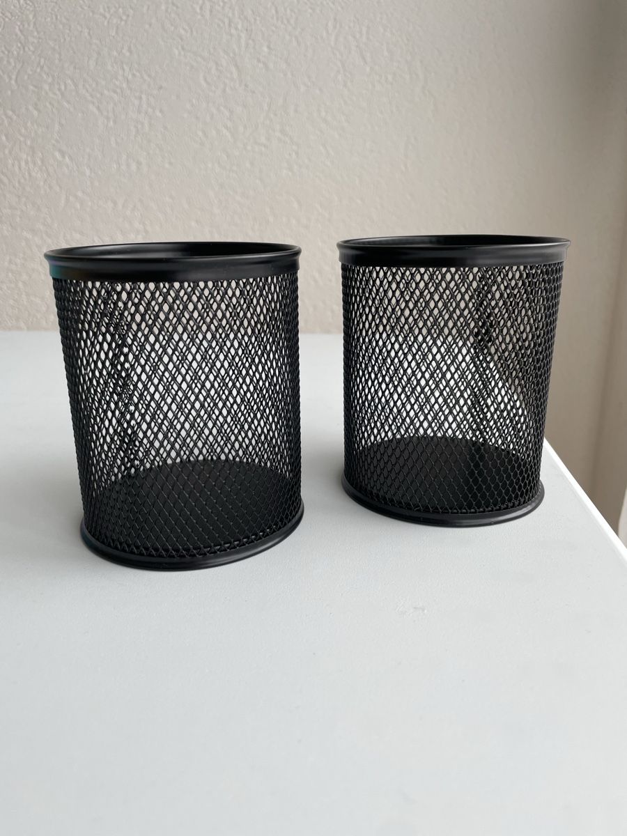Altro in Scrittura & Disegno: Set mit 2 Stiftehalter aus Metall – Nuovo (secondo la descrizione) da Rheineck venduto da cha_p9qy 3