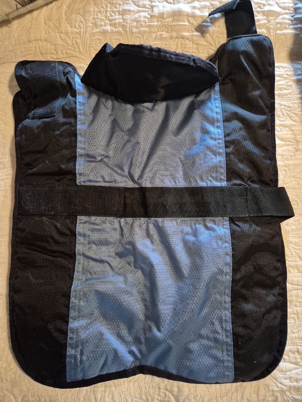 Abbigliamento: Hundewinter Mantel – Usato da wegenstetten venduto da Germaine2