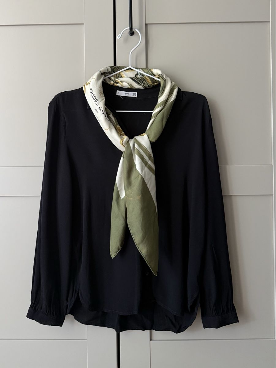 Mango Blusen: Mango Klassische Bluse Schwarz Grösse S 100% Viskose – Gebraucht aus Langnau am Albis von Nataliehershlag 4