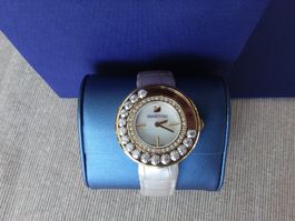Montre pour femme en cuir doré avec jolis cristaux Swarovski