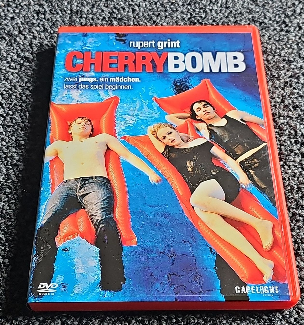 Tutti i DVDs: Cherrybomb DVD(16105) – Usato da Ruswil venduto da jan_bxl5