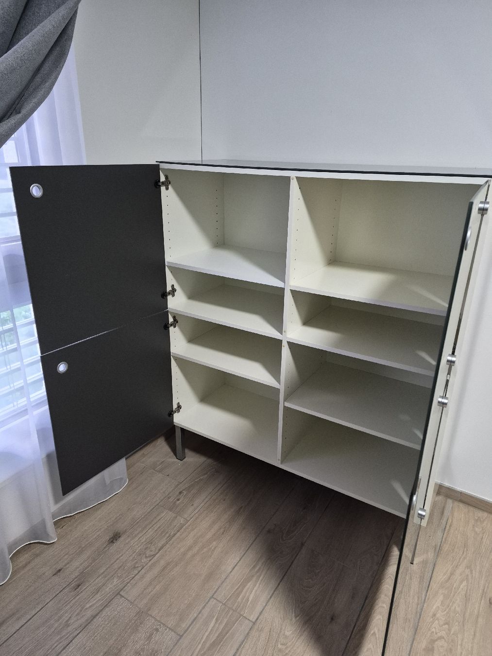 Kommoden: Highboard mit vier Glastüren Grau modern – Gebraucht aus Arch von Baileys87 1