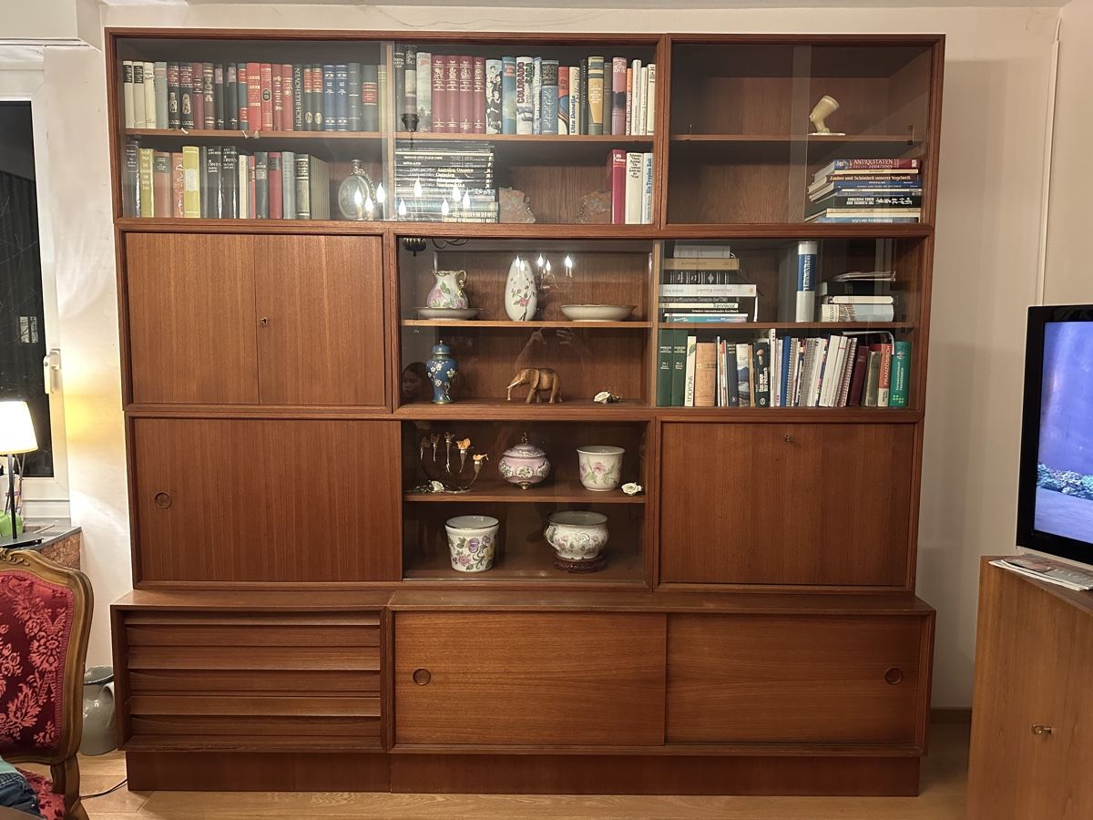 Armadi: Große originale Teak-Wohnwand / Schrankwand – Usato da Münchenstein venduto da Keola