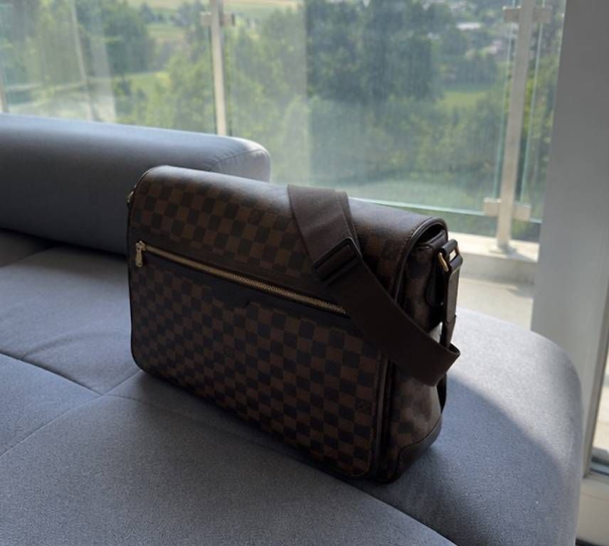 Taschen: Louis Vuitton Umhängetasche – Gebraucht aus Romont FR von Yohelys 1