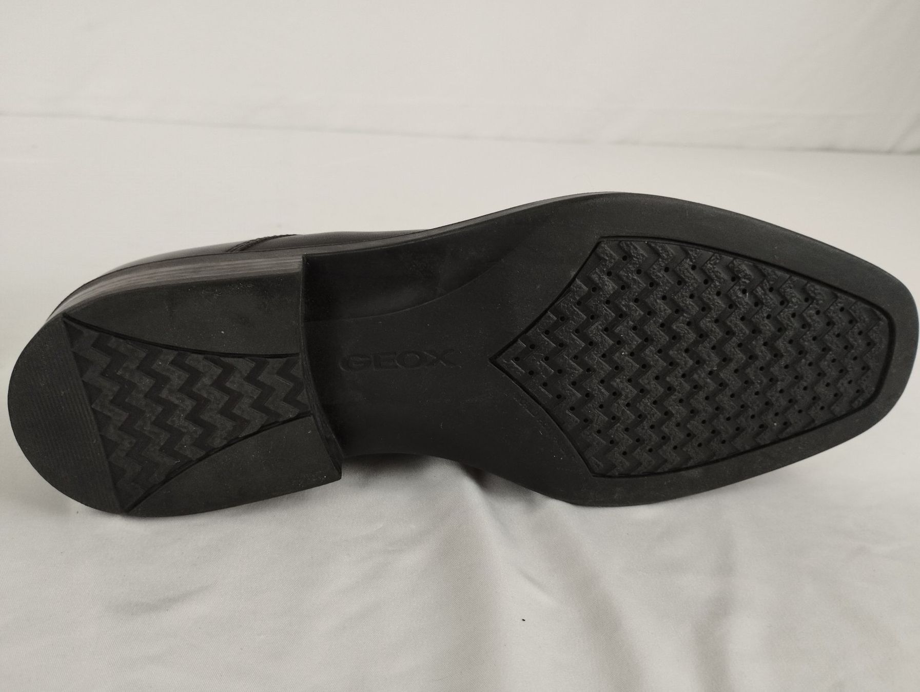 Geox Scarpe da uomo: GEOX Halbschuhe schwarz Gr. 44 – Usato da Schübelbach venduto da Restwert_Schubelbach 3