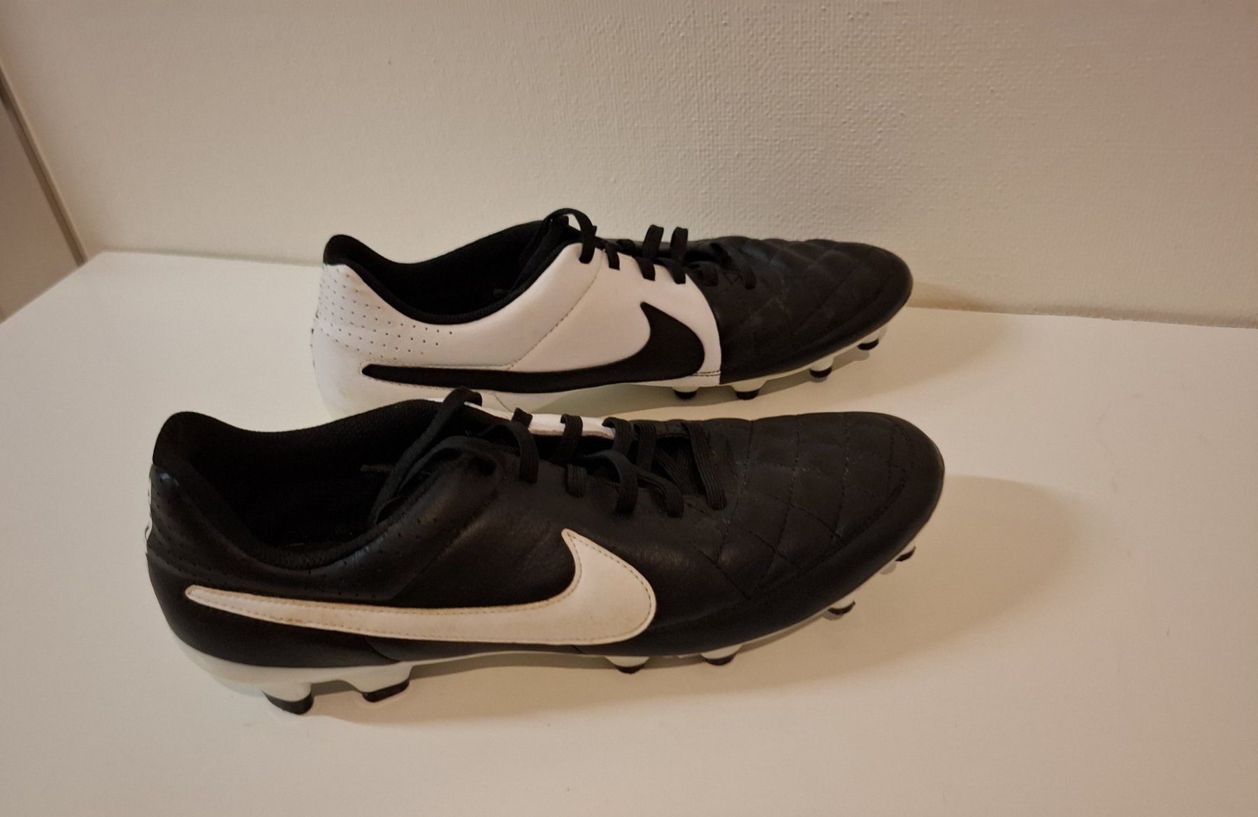 Nike Scarpe da uomo: Fussballschuhe NIKE (Gr. 44) – Usato da Bottmingen venduto da Tomena0214 1