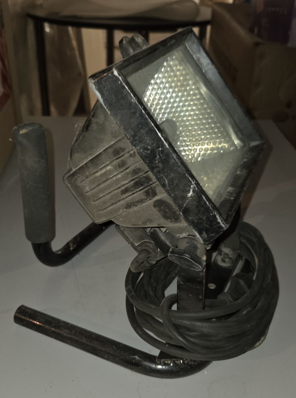 Lampade: Baustrahler Halogenlampe, gebraucht, mit Kabel, Top! – Usato da Kirchberg SG venduto da Bibsli 2