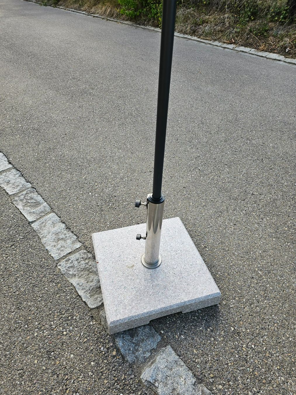 Ombrelloni: Flexibler Balkonschirm mit Granit Sonnenschirmständer – Usato da Gockhausen venduto da bea961 2