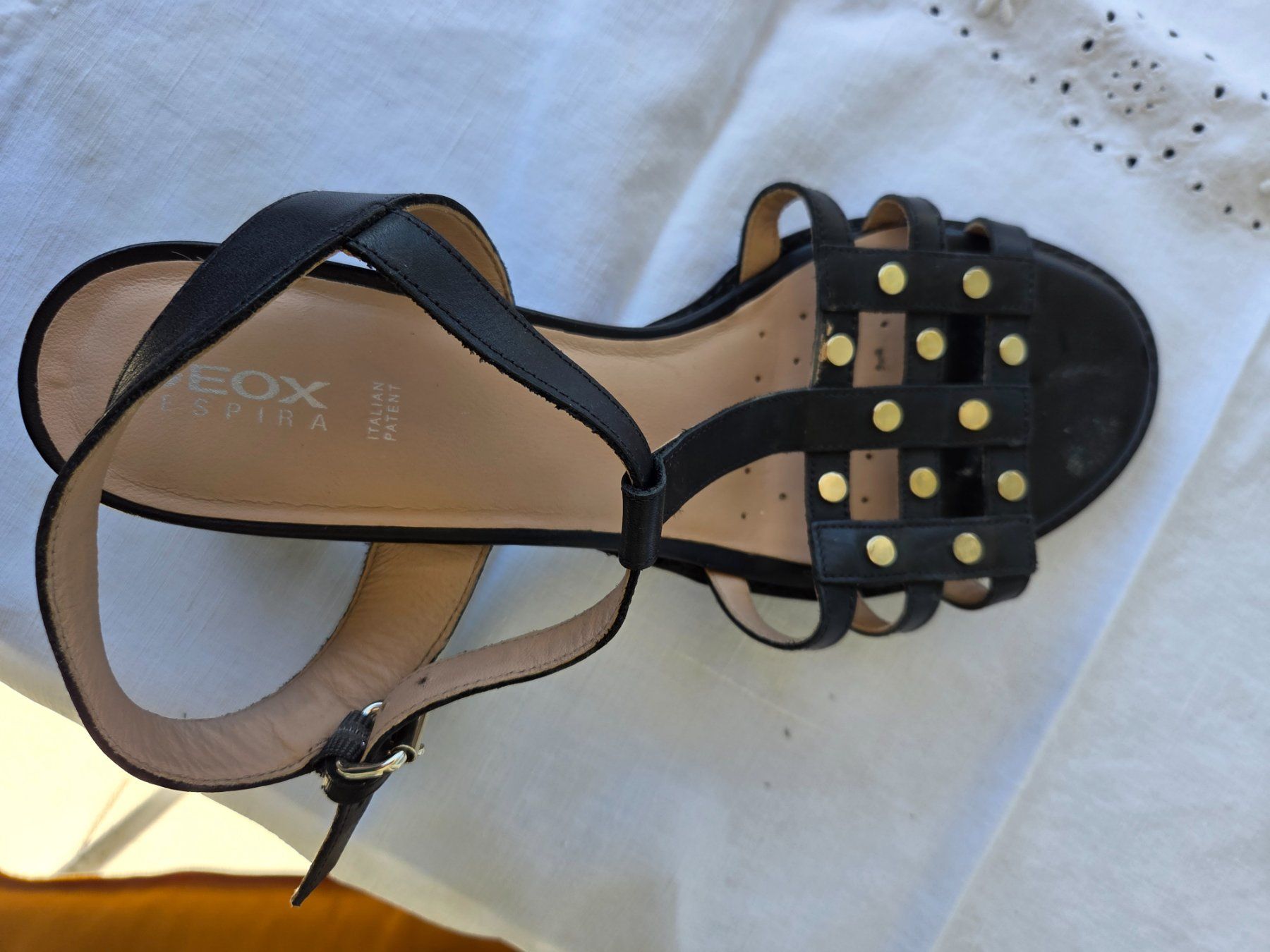 Geox Damenschuhe: elegante Ledersandale – Gebraucht aus Chur von Babell