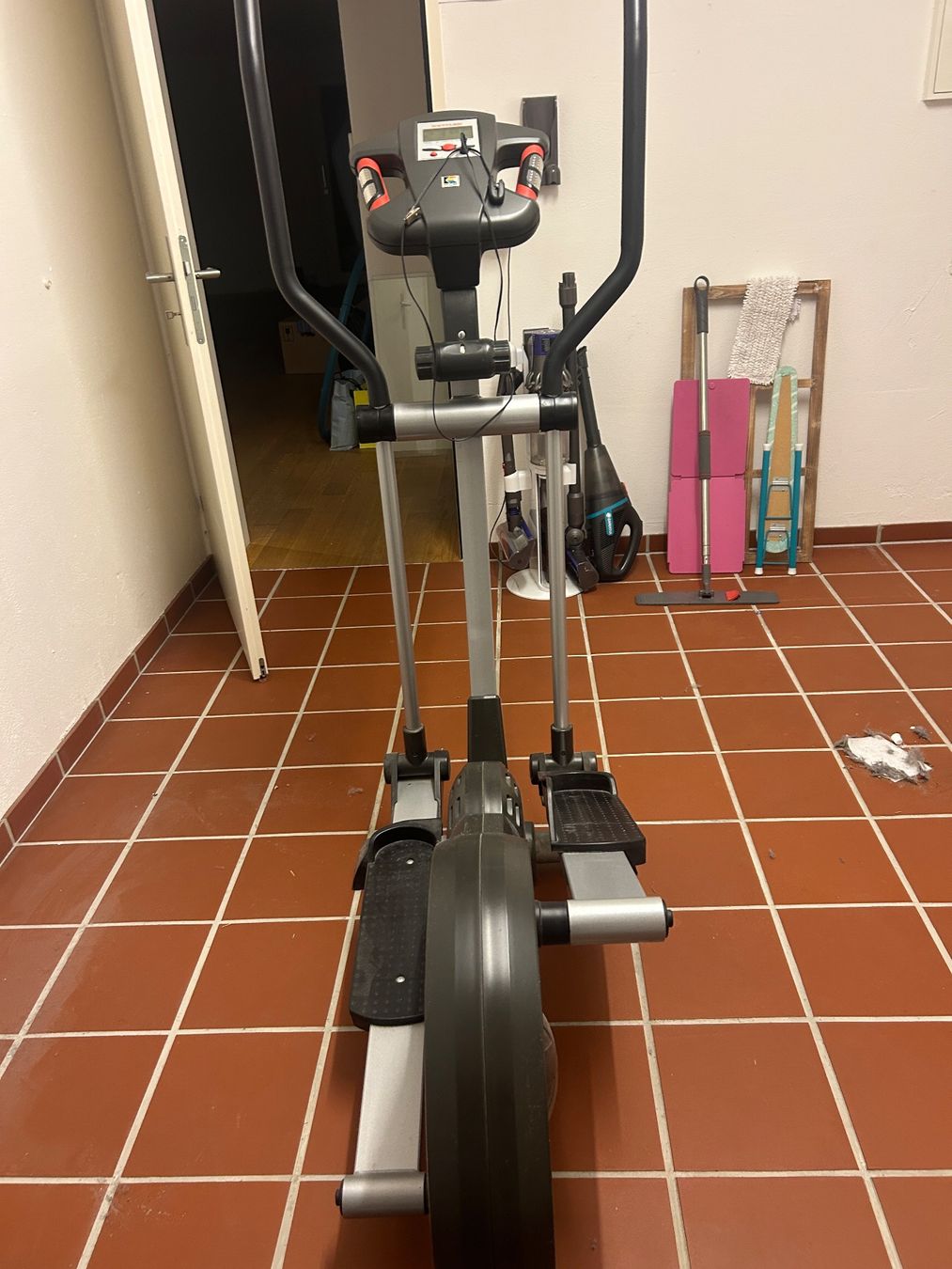 Vélos d'appartement: Heimtrainer Kettler Crosstrainer gebraucht – D'occasion à Oberwil-Lieli par Panda-Baer 1