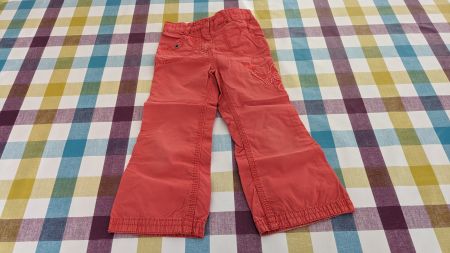 Schöne Sommerhose - Gr. 98 - Mit Schmetterling