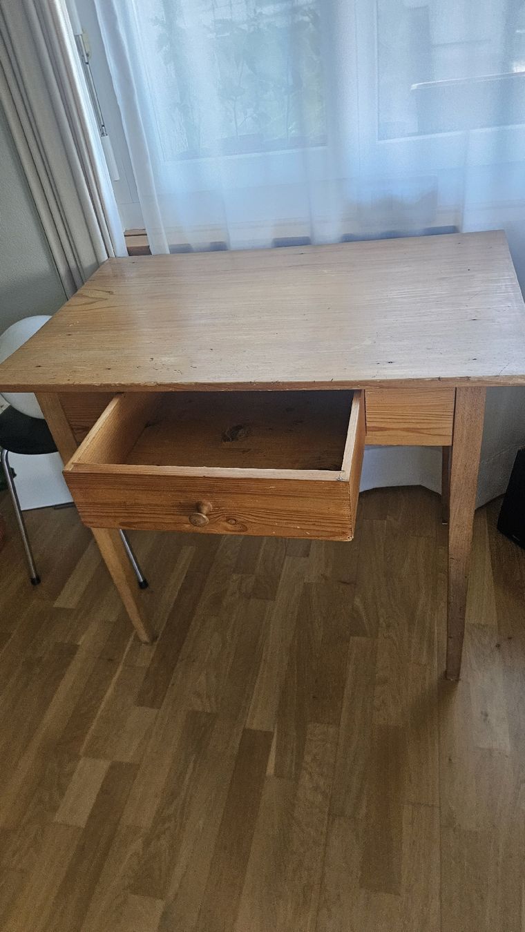 Tables: Schreibtisch aus Holz – D'occasion à Zürich par TStyle 1