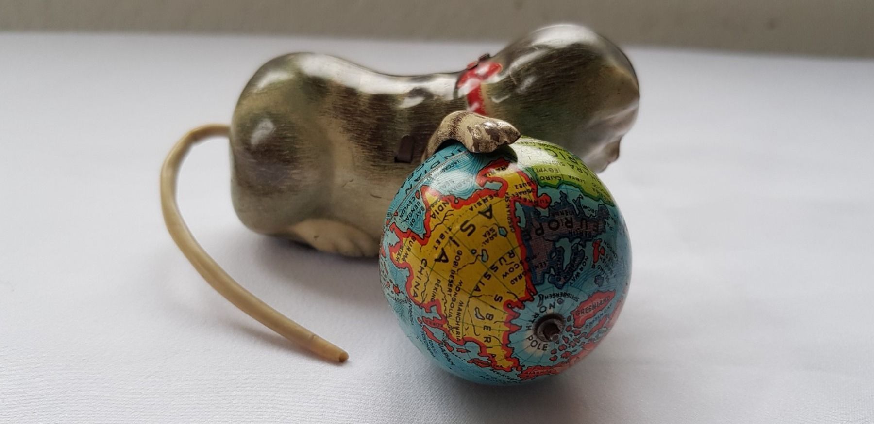 Altro in Decorazioni & Accessori: Köhler Katze mit Weltkugel (Globus) – Usato da Dällikon venduto da Toyfan 1