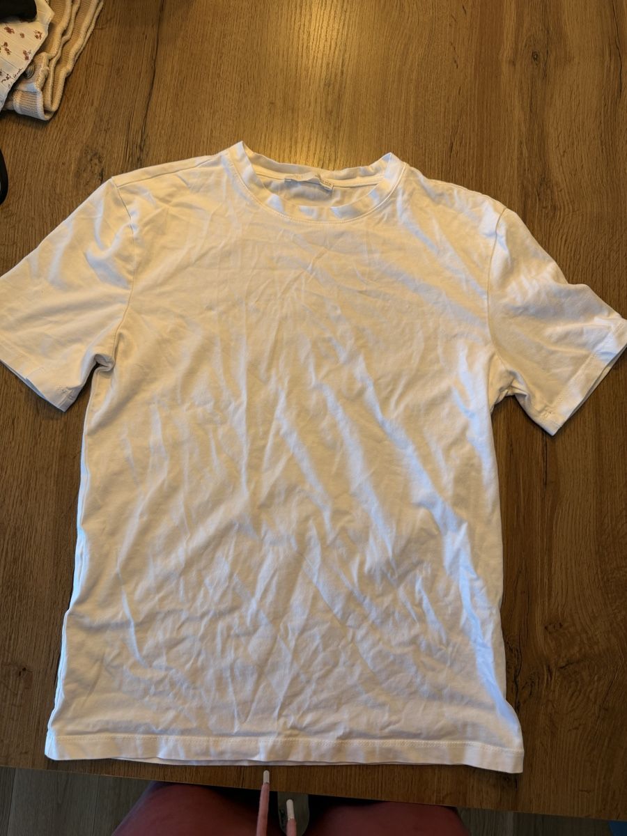 T-shirt: Weisses Basic T-Shirt, gr. S – Usato da Hohenrain venduto da Flysohighmybutterfly 1