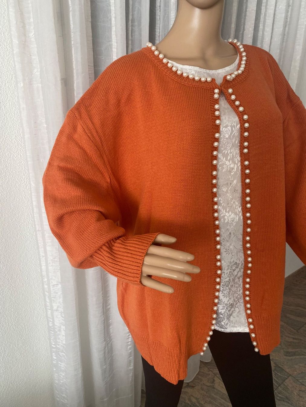 Giacche: stilvolle und edle Strickjacke mit Perlen, 1 Size – Nuovo e nell'imballaggio originale da Winkel venduto da ferrari2022