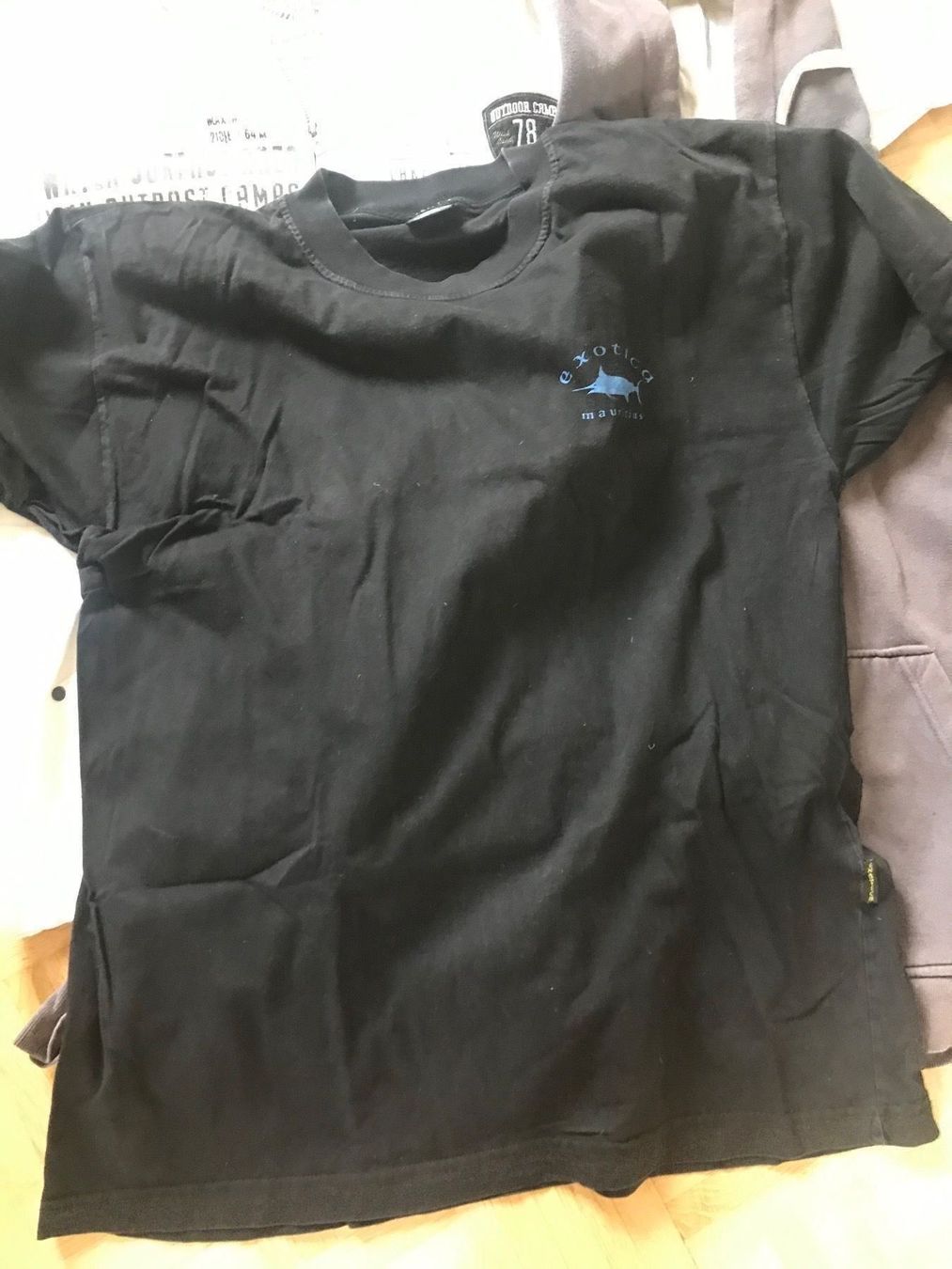 Lotti di vestiti: 2 Sweatshirts und T-Shirt – Usato da stäfa venduto da brandy66 2