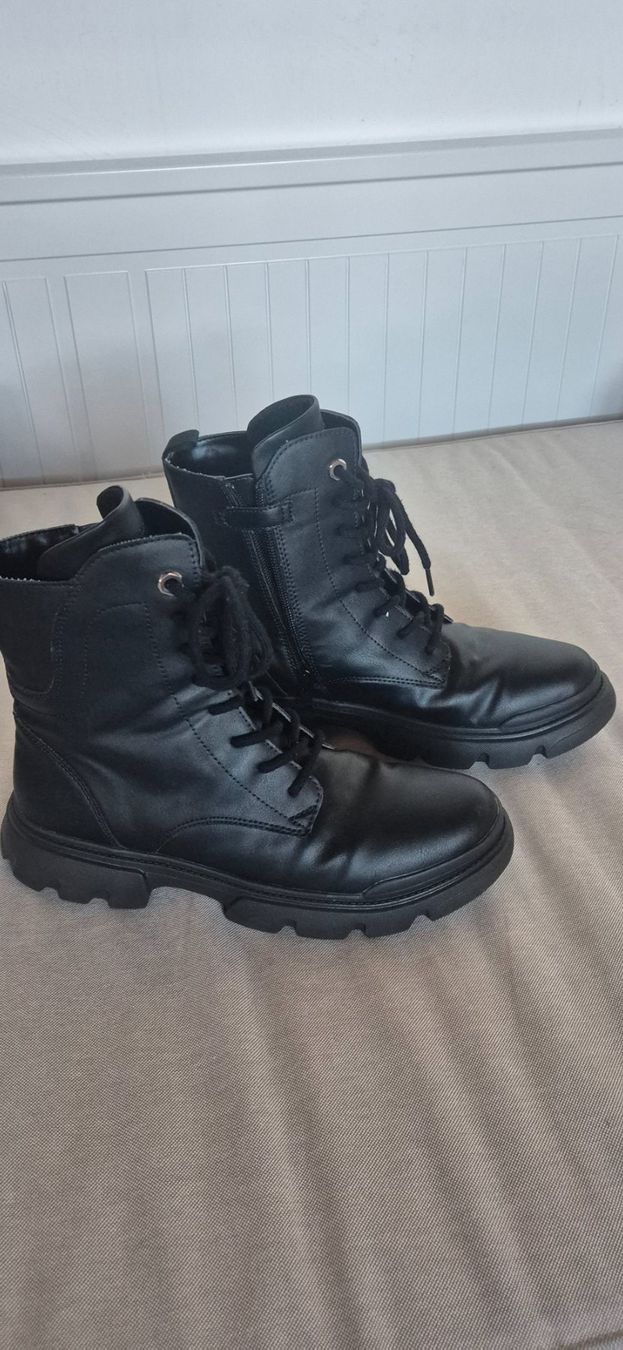 Geox Scarpe per ragazze: Geox Stiefeletten Gr 39 – Usato da Wittenbach venduto da elfe77rot