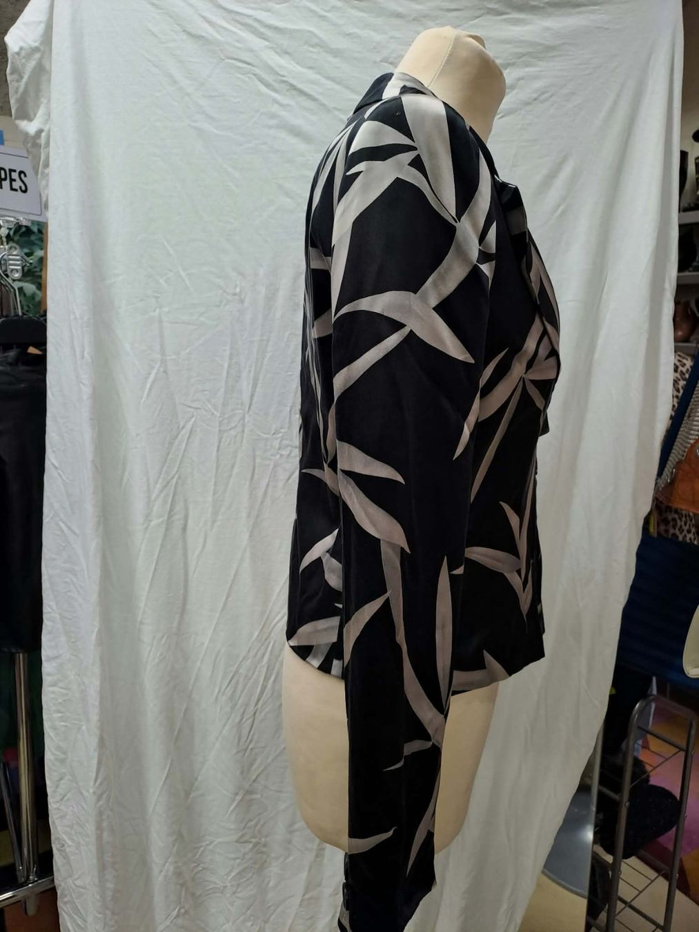 Giacche: Blazer Emporio Armani – Usato da La Chaux-de-Fonds venduto da Emmaus2300CDF 2
