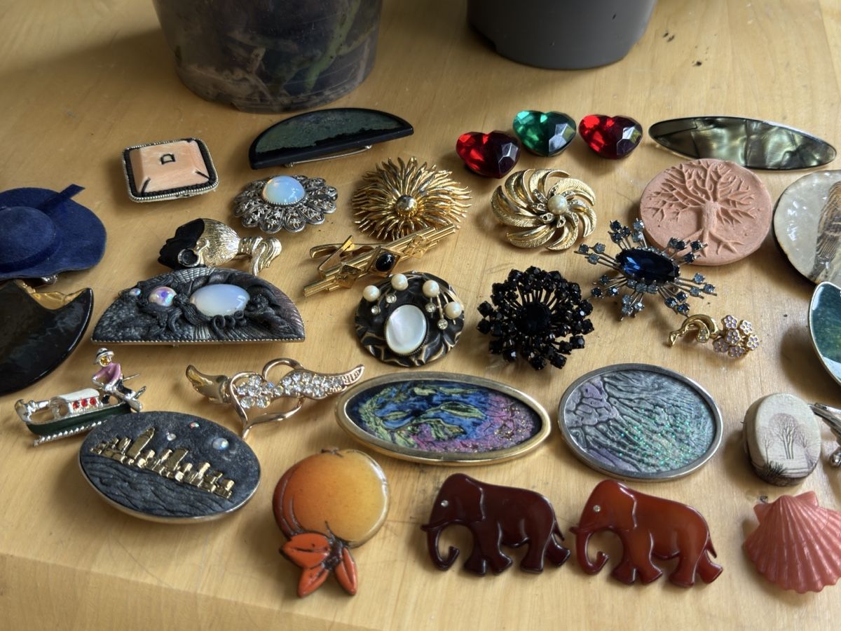 Broschen & Nadeln: Lot de broches vintage  – Gebraucht aus Martigny von Mrtygn1 1