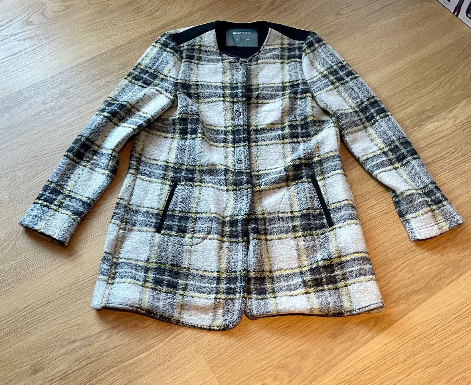 Mäntel: Bianca karierter Mantel – Neu (gemäss Beschreibung) aus Baden von Tiffany6878