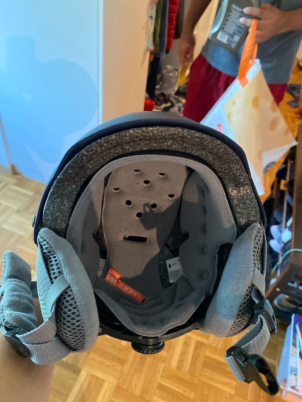 Caschi: Kinder Skihelm – Usato da Zürich venduto da rue_v79y 1