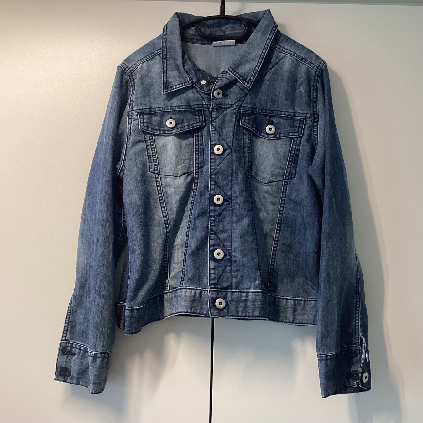 Giacche: Jeans Jacke okay / Gr. 44 – Usato da Riehen venduto da Bibo
