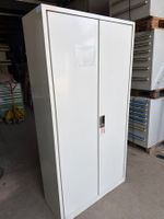schöner Lista Metallschrank mit 4 Stk Schwerlast Tablare