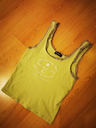 Sommerliches Top in Gelb mit Spitze, Grösse M