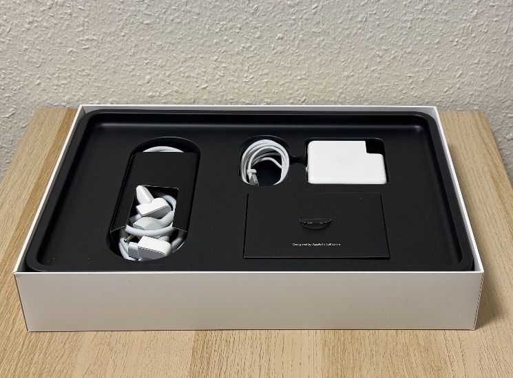 Apple Notebook: MacBook Pro (Retina, 15-inch, Mid 2015) – Difettoso da Geneve venduto da MartyGeneve 1