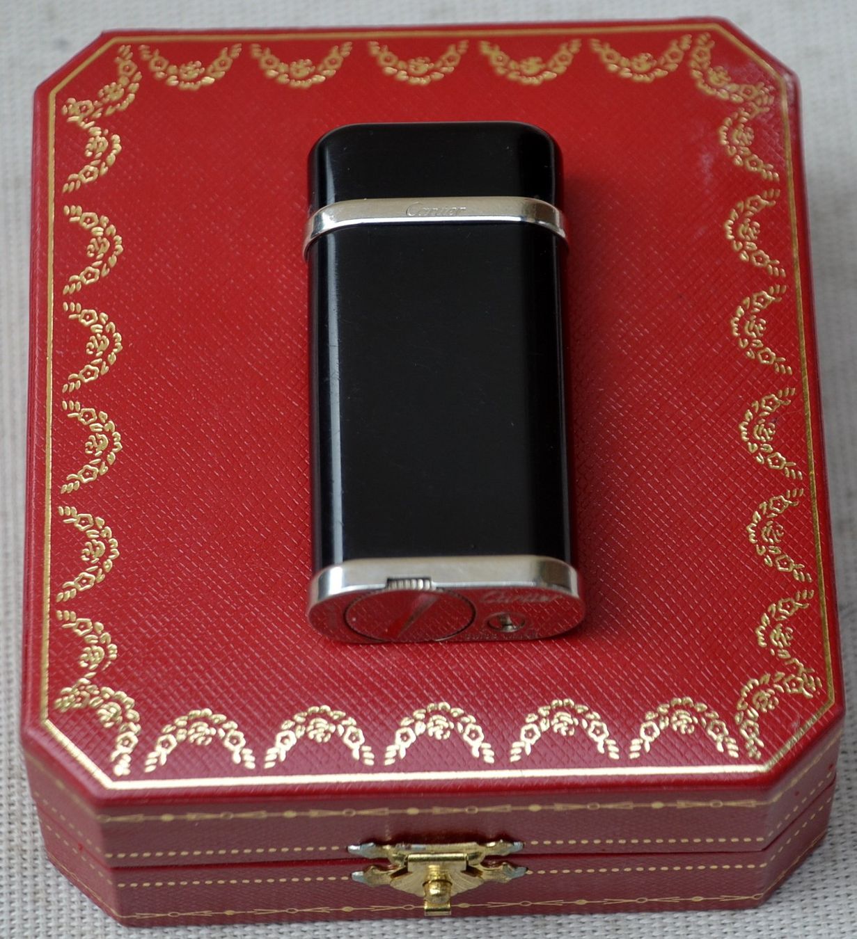 Cartier Accendini: Cartier Feuerzeug / briquet – Usato da Collonges venduto da Auganien