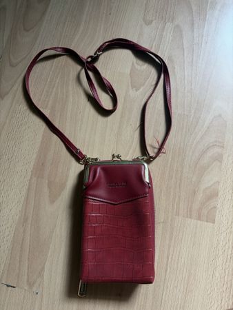Rote Tasche