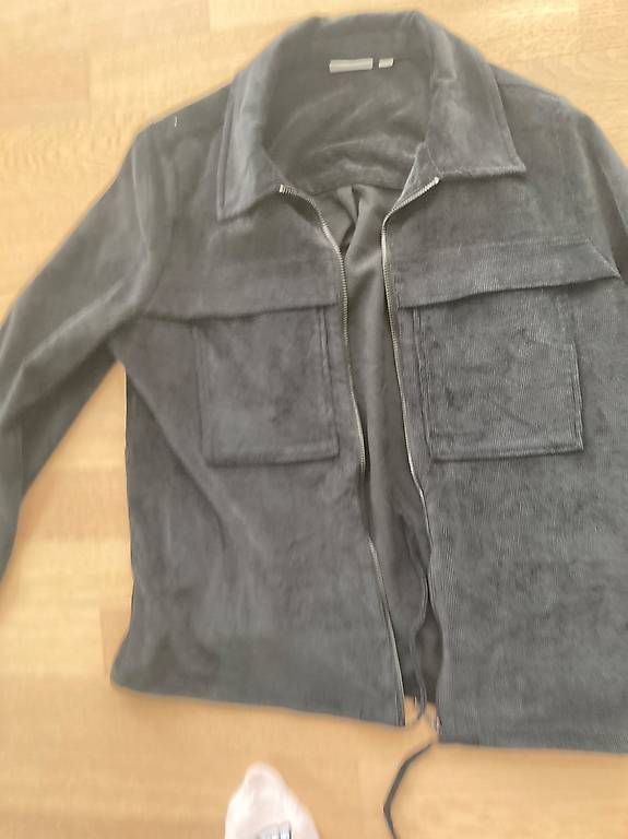 Cecil Giacche: fabrikneue, samtene, schwarze Cecil Jacke, Grösse s – Nuovo e nell'imballaggio originale da Otelfingen venduto da pat_8jmb 2