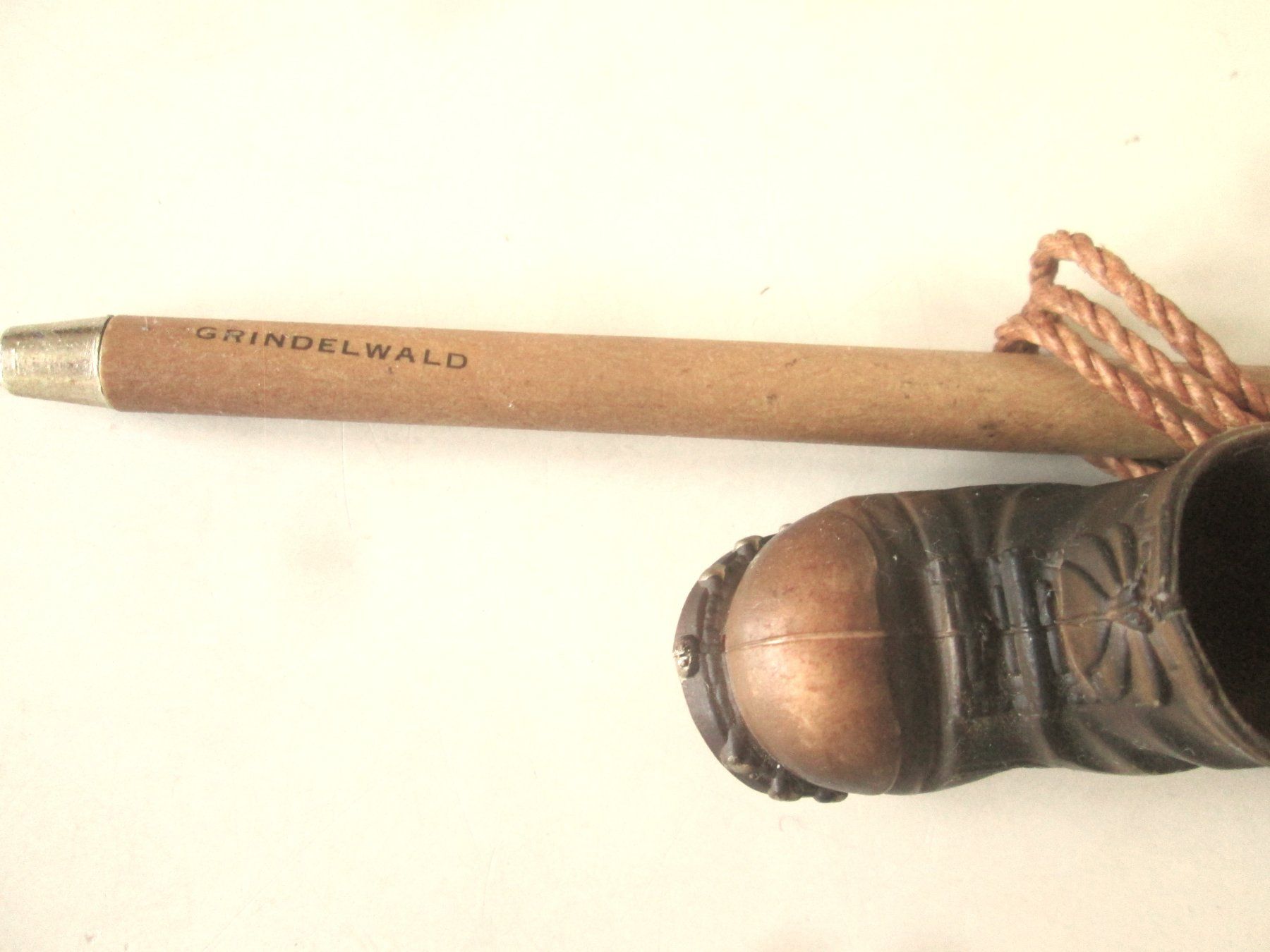 Tutte le decorazioni: Alter Eispickel aus Holz und Bakelit – Usato da Sementina venduto da babucia 1