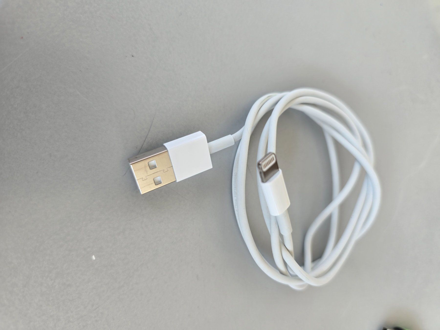 Apple Kabel: Ladekabel für iPhone 1Meter lang weiss – Neu (gemäss Beschreibung) aus Rorschacherberg von Scharfeegge 1