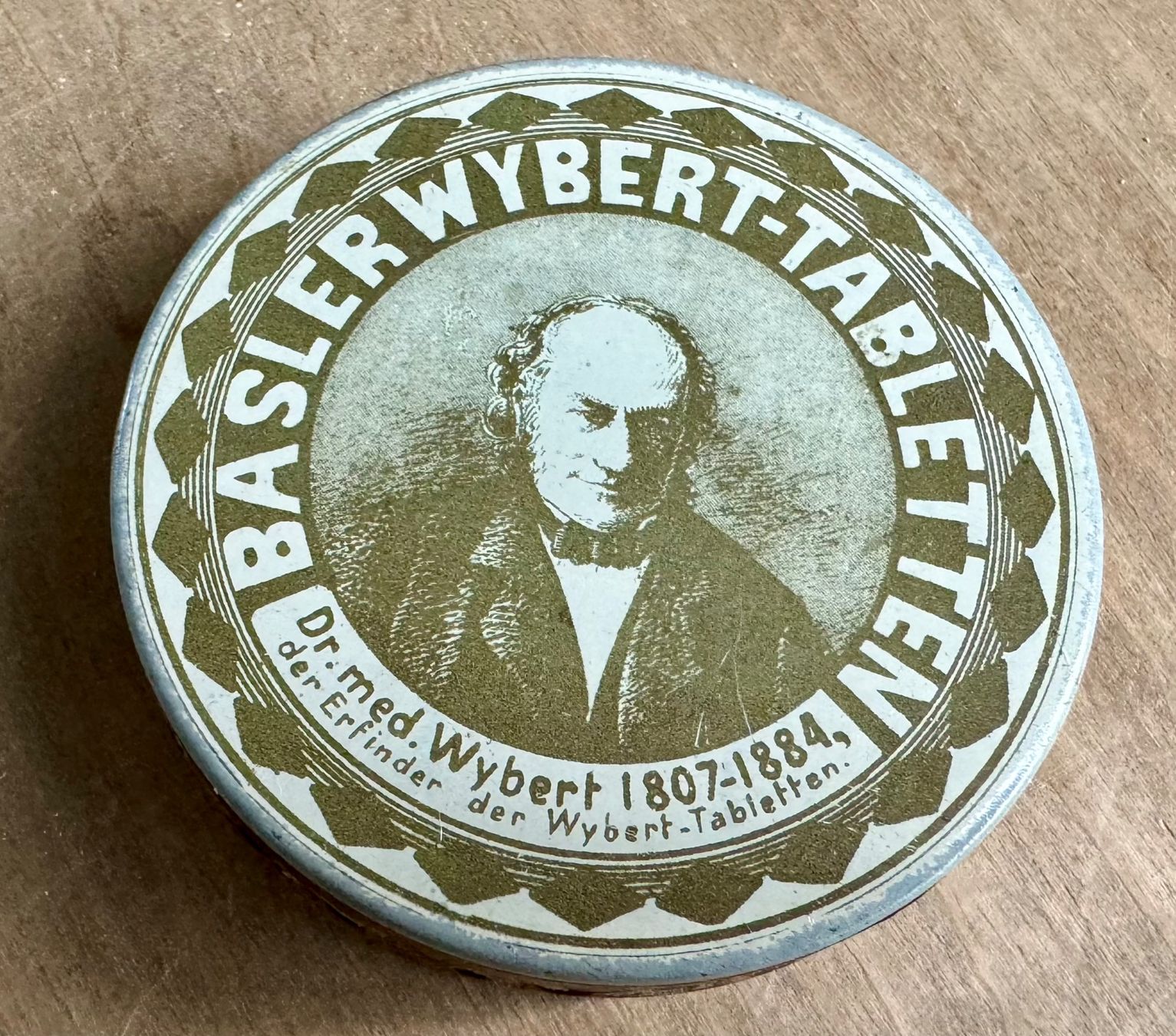 Barattoli: Alte Blechdose Basler WYBERT Tabletten antik – Usato da Rothrist venduto da Luckywinner 1