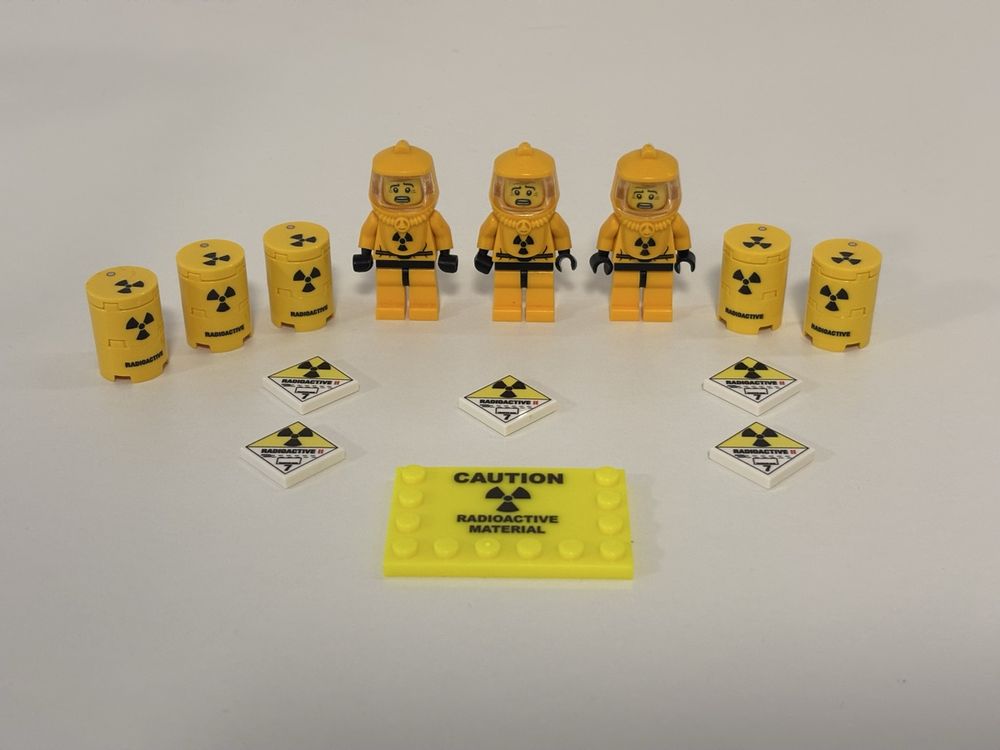 3x Lego Hazmat Guy mit Zubehör (Gebraucht) in Lengnau AG für CHF 50 ...