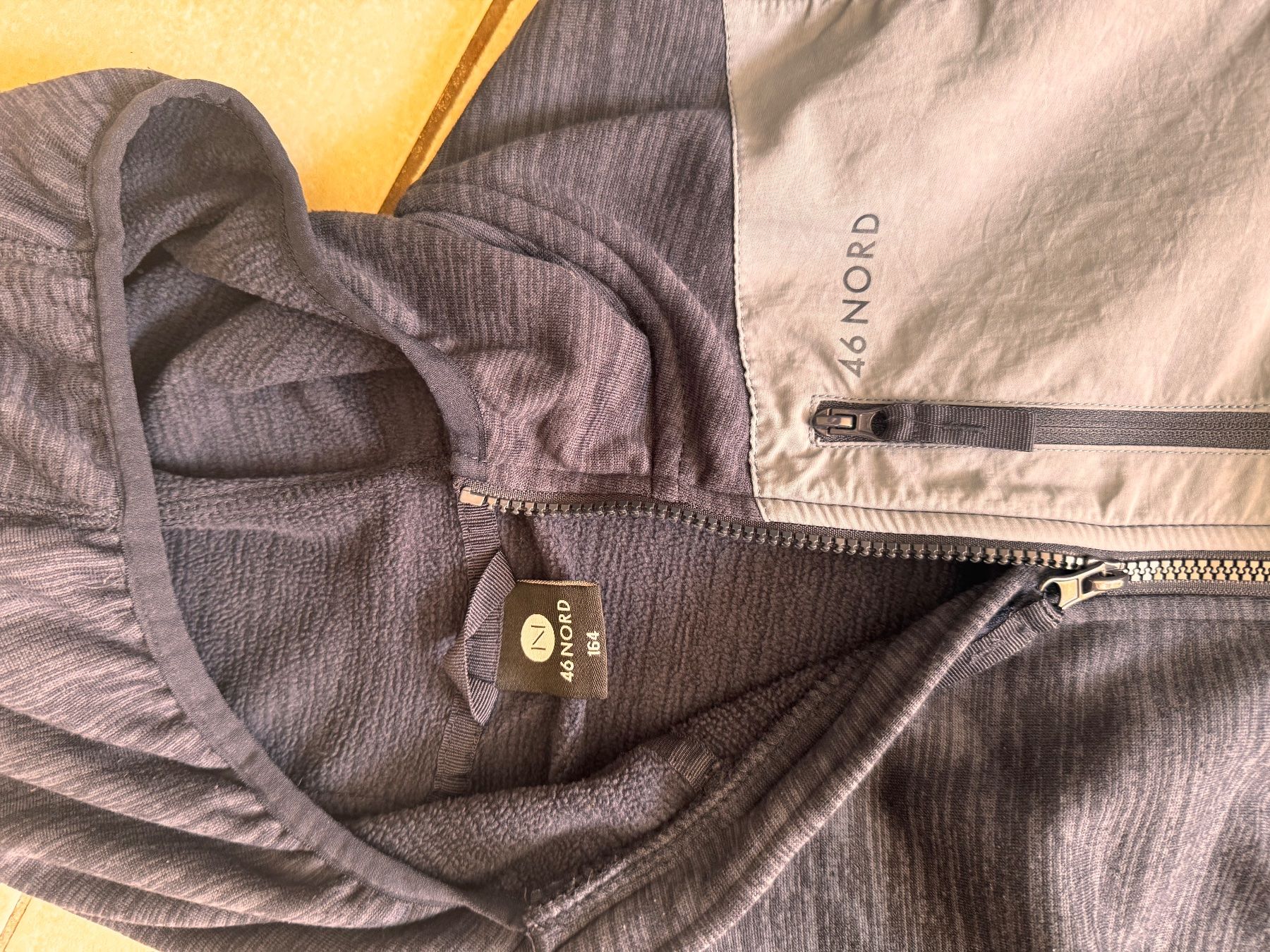 Maglioni & Felpe: 6 Kapuzenpullover mit Reisverschluss Grösse 158/164 – Usato da Adlikon b.Regensdf venduto da naf_56mv 2